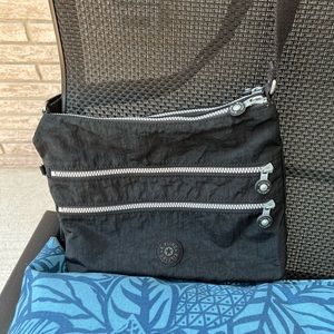 Kipling cross body